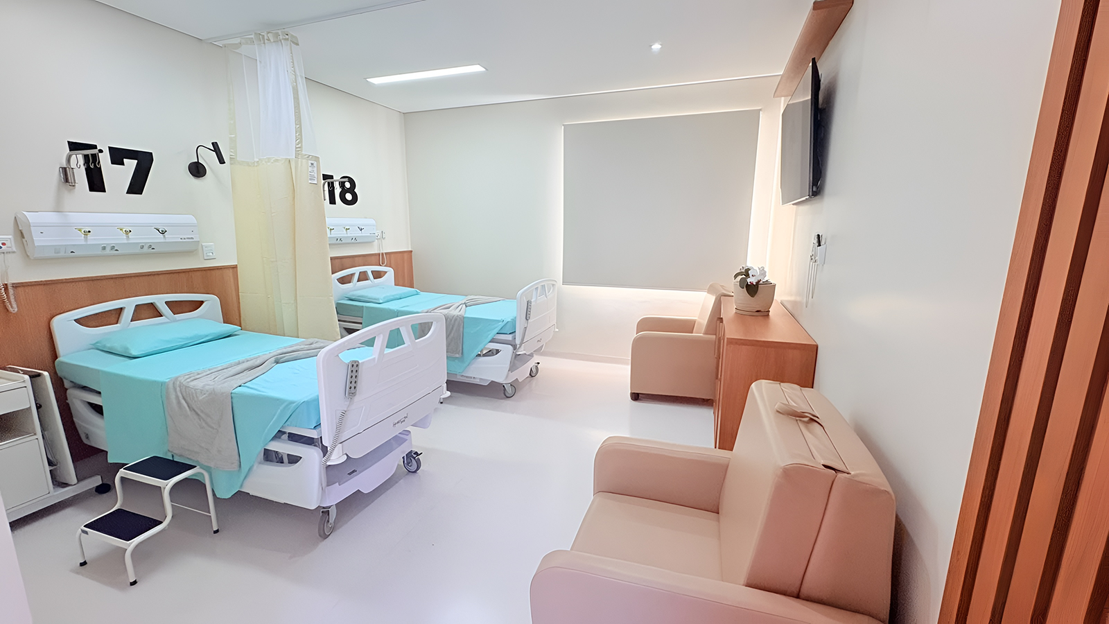Ambiente hospitalar com móveis Hospimetal